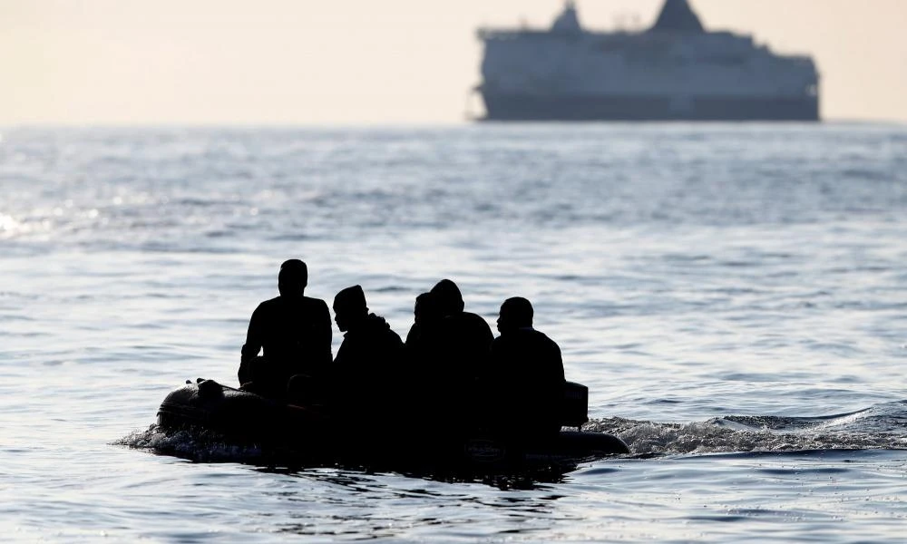 Βρετανία: Περισσότεροι από 10.000 αιτούντες άσυλο έχουν περάσει τη Μάγχη από τον Ιανουάριο